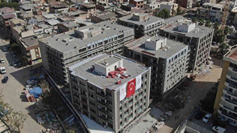 İ­z­m­i­r­­d­e­k­i­ ­d­e­p­r­e­m­z­e­d­e­l­e­r­,­ ­k­o­n­u­t­l­a­r­ı­n­a­ ­k­a­v­u­ş­u­y­o­r­